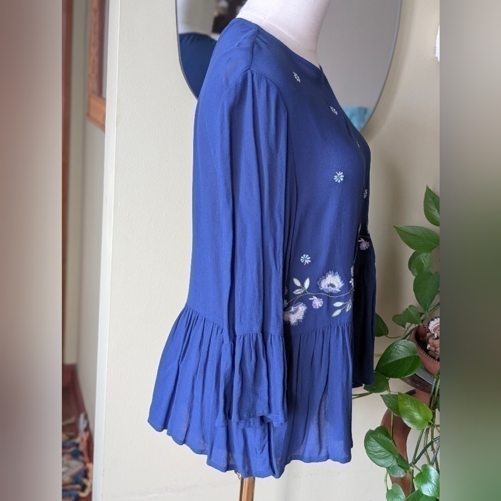 Alya Women's Size Small Blue Embroidered Florals Bell Hem Pullover Blouse - Picture 6 of 10